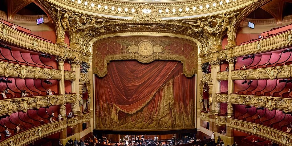 Coach Hire for an unforgettable trip to the theatre Image